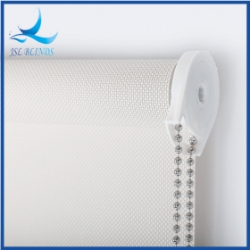 Stores enrouleurs en tissu pare-soleil
