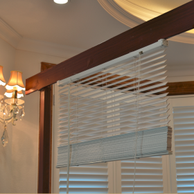 Stores en bois sur mesure